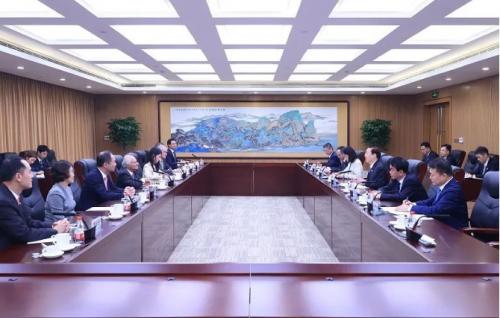 國家電網(wǎng)與香港中電集團(tuán)推動(dòng)清潔能源開發(fā)利用、促進(jìn)新能源發(fā)展等方面深化合作