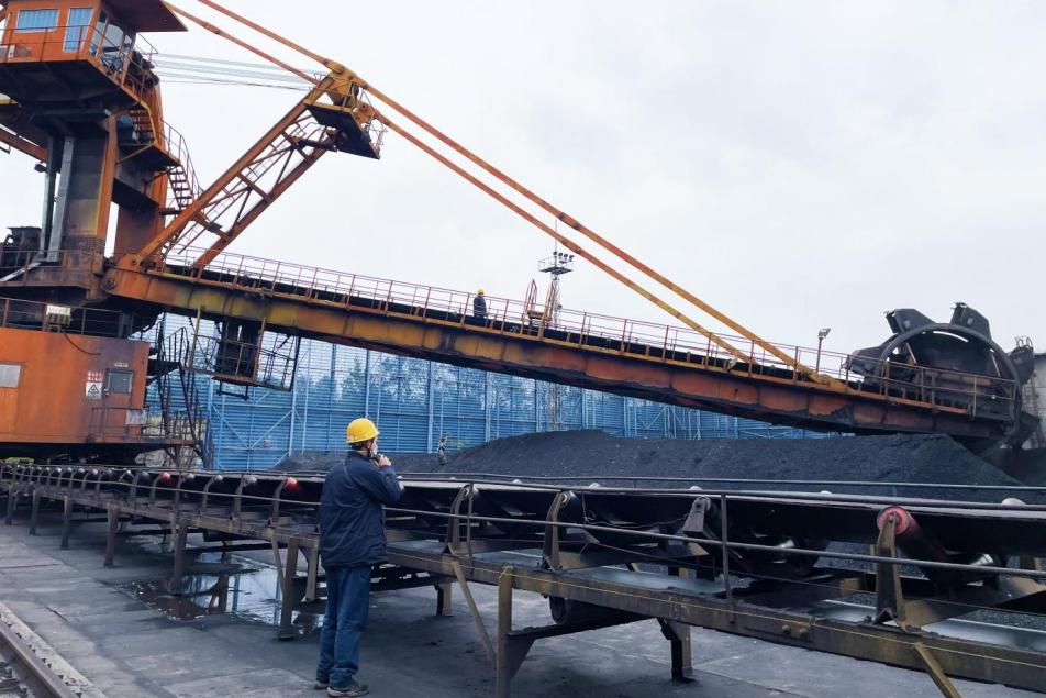 中國(guó)華能：強(qiáng)化供熱應(yīng)急管理 提升煤炭庫存?！翱诩Z