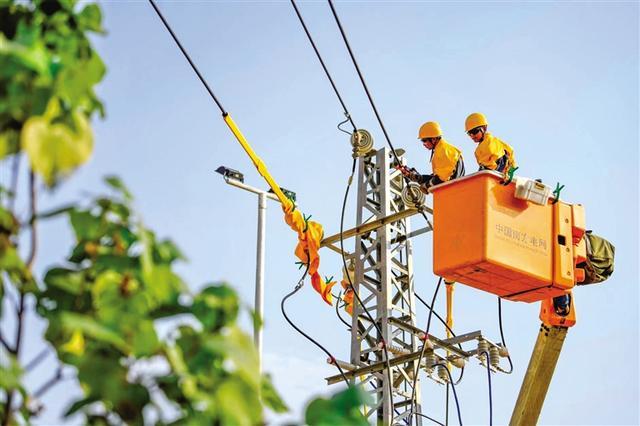 海南電網(wǎng)公司持續(xù)優(yōu)化用電營商環(huán)境，提升供電服務(wù)水平