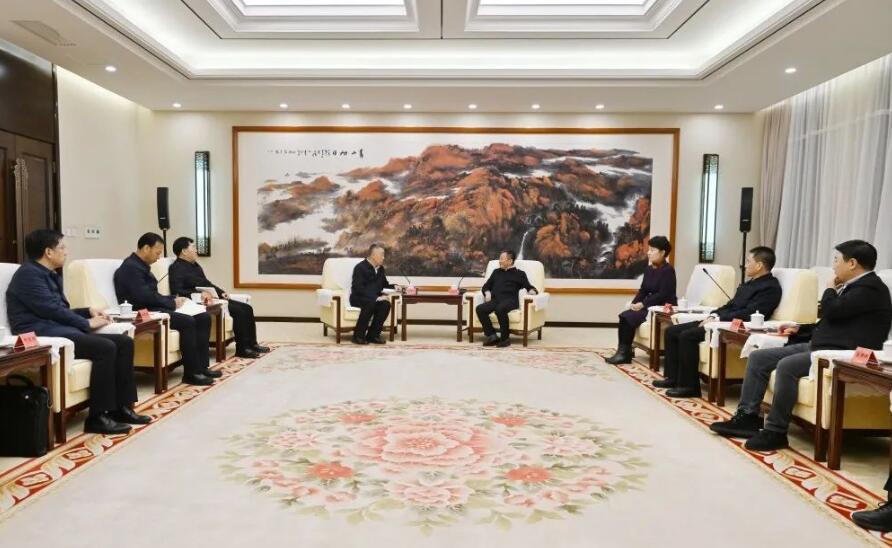 三峽集團(tuán)董事長(zhǎng)、黨組書記雷鳴山拜會(huì)內(nèi)蒙古自治區(qū)黨委書記孫紹騁、自治區(qū)主席王莉霞