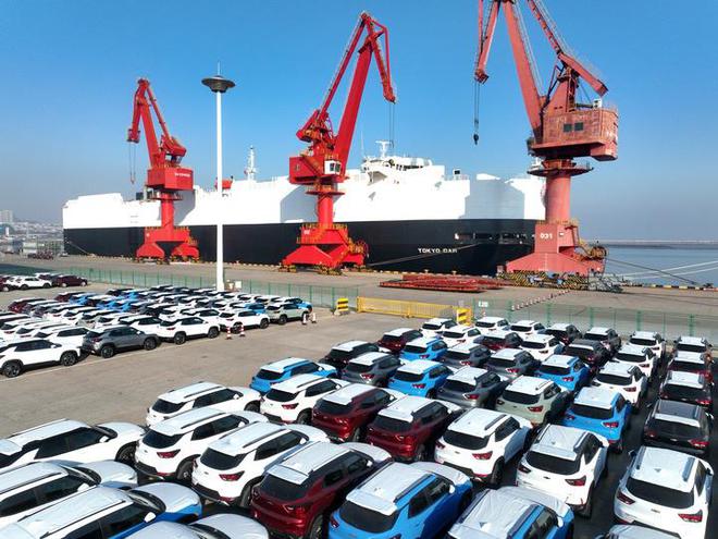 中國不僅電動汽車在世界火了，就連汽車運輸船也跟著圈粉