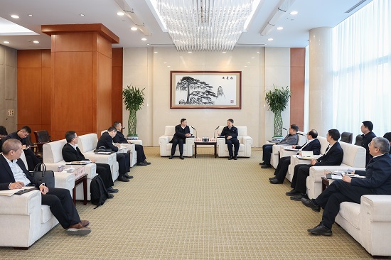 溫樞剛鄧建玲會(huì)見中廣核集團(tuán)董事長楊長利、總經(jīng)理高立剛