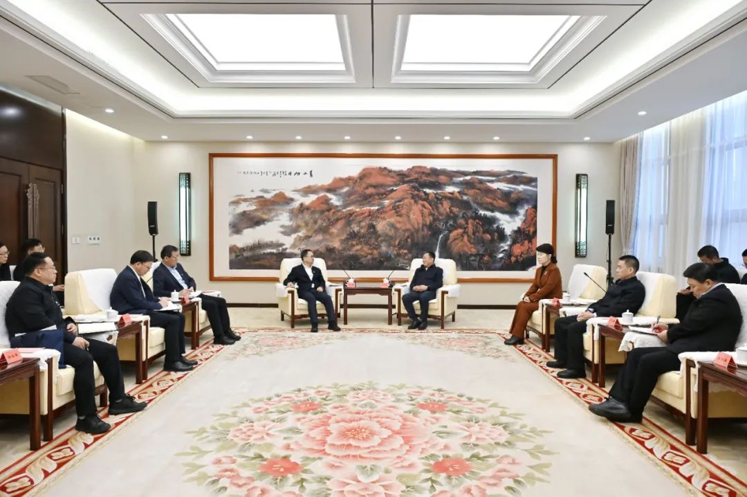 中國大唐集團(tuán)有限公司董事長鄒磊拜會(huì)內(nèi)蒙古自治區(qū)黨委書記孫紹騁、自治區(qū)主席王莉霞