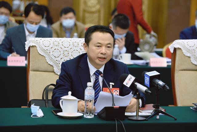 【兩會好聲音】全國人大代表、天能控股董事長張?zhí)烊危和苿印犊稍偕茉捶ā沸抻啠Ｕ蠂夷茉窗踩? /></a></div>
				<div   id=