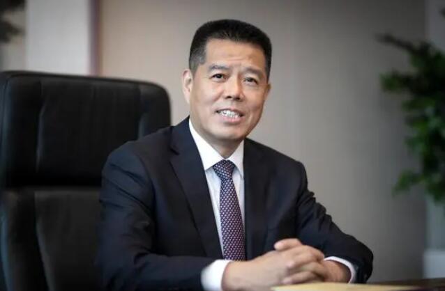 加快推動傳統(tǒng)煤炭企業(yè)向新能源企業(yè)轉(zhuǎn)型發(fā)展——訪全國人大代表，山東能源集團黨委書記、董事長 李偉