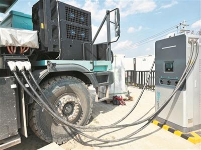 “1分鐘30度”，新能源重卡充電提速