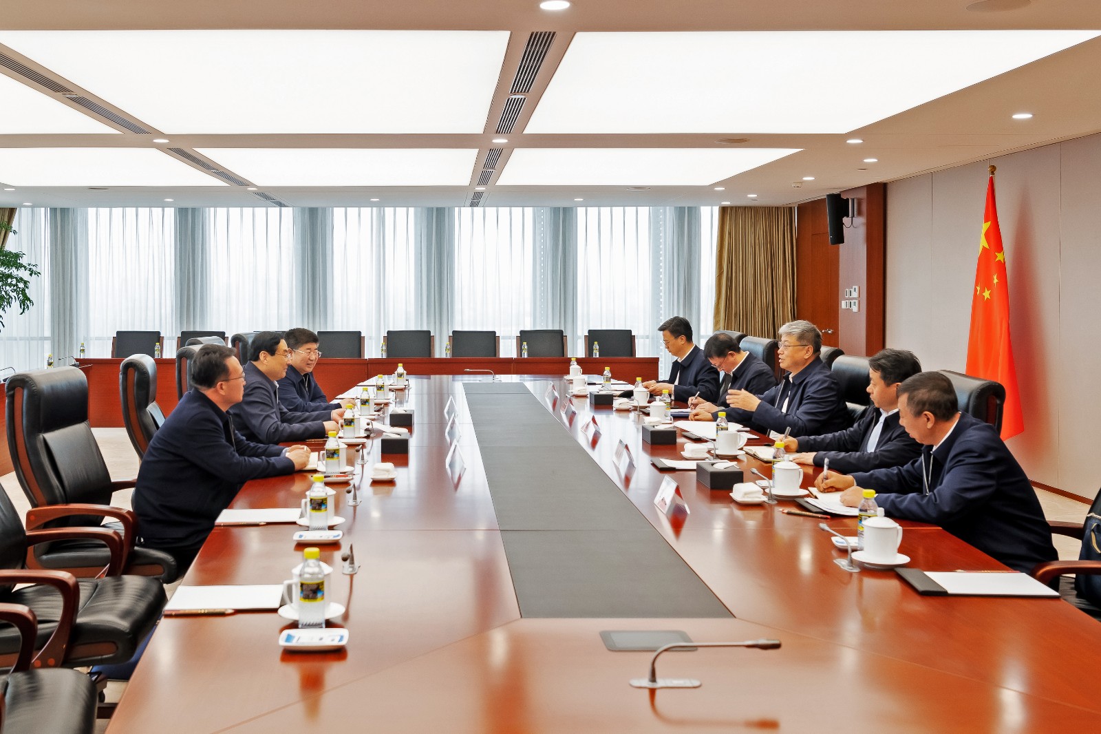 國家能源集團(tuán)黨組書記、董事長劉國躍會見陜西省政協(xié)副主席、榆林市委書記張曉光