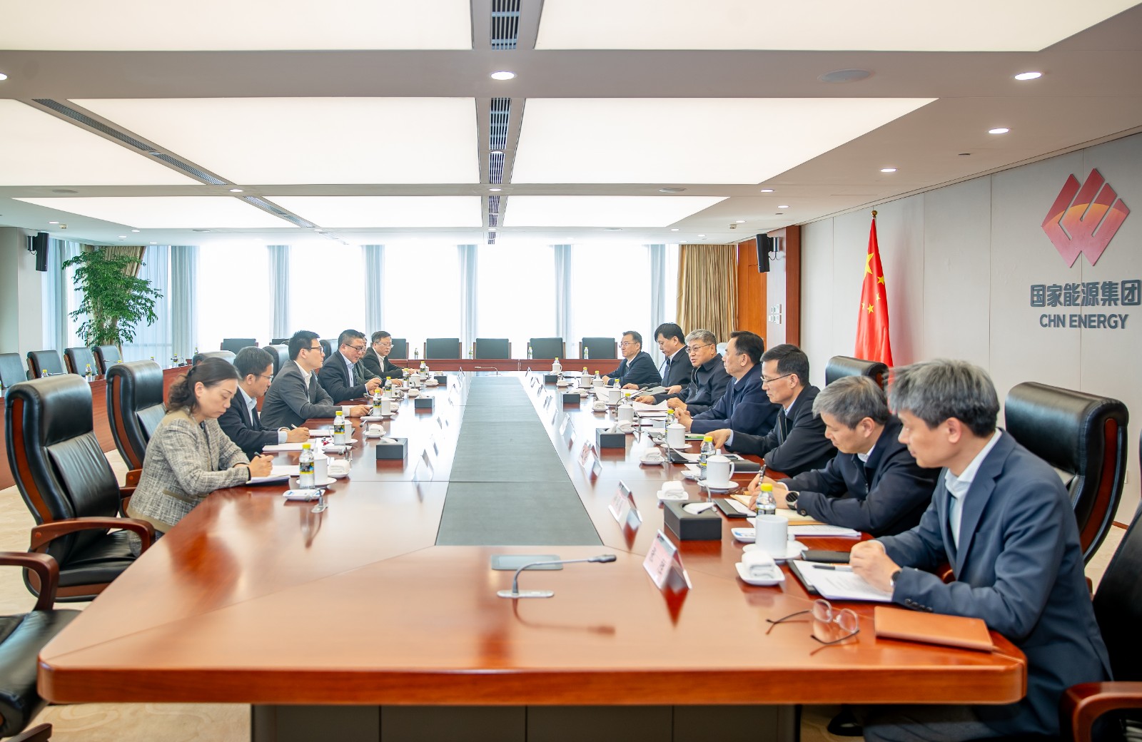 國家能源集團(tuán)黨組書記、董事長劉國躍會(huì)見上海電氣集團(tuán)黨委書記、董事長吳磊