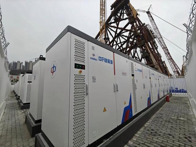 工商業(yè)儲(chǔ)能百團(tuán)大戰(zhàn)：超300家公司擠入場(chǎng)，3年或?qū)⒆咄旯夥?年路