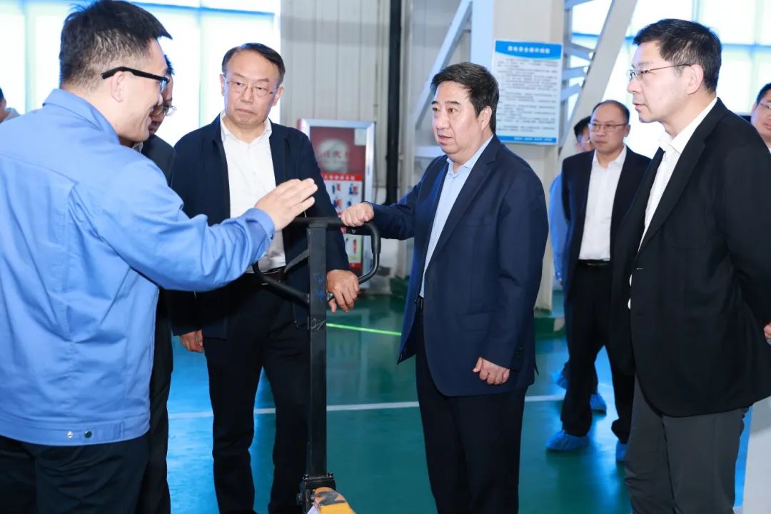 中國(guó)電氣裝備黨委書記、董事長(zhǎng)白忠泉到山東電工電氣調(diào)研