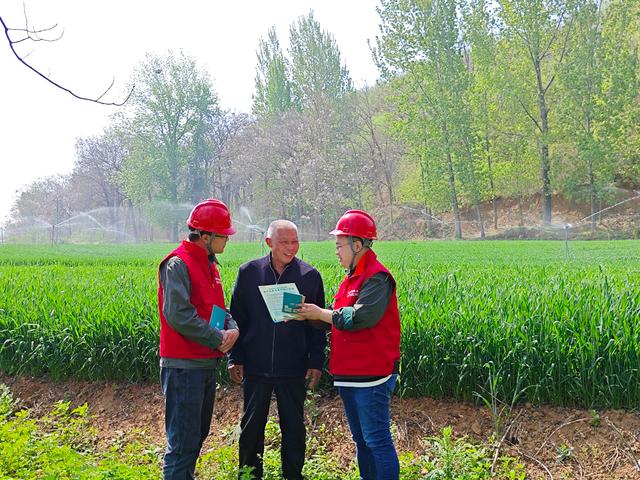 國網(wǎng)孟津供電公司電力先行助春耕，不誤農(nóng)時不誤春