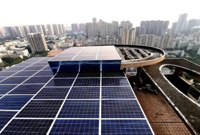 屋頂“發(fā)電站”，不再躺著賺