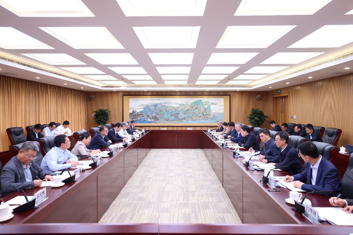 西安交通大學黨委書記盧建軍、校長張立群赴國家電網(wǎng)座談交流