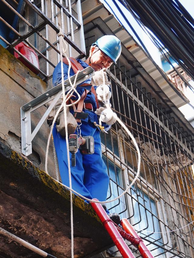 國網(wǎng)郫都供電公司加強“社網(wǎng)共建”，一心為民服務