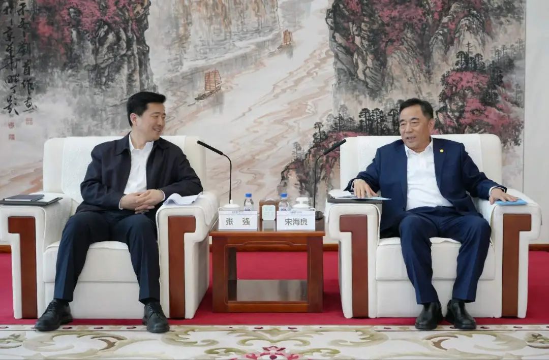 中國能建黨委書記、董事長宋海良與北京經(jīng)開區(qū)工委書記張強(qiáng)會談