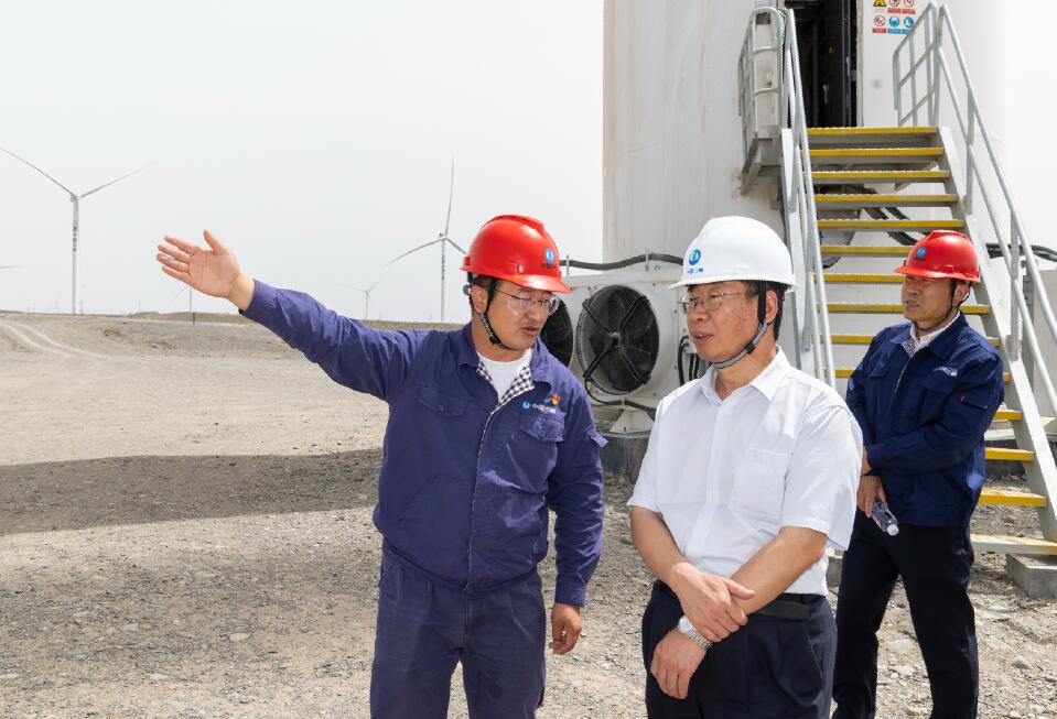 三峽集團(tuán)董事長(zhǎng)、黨組書(shū)記劉偉平調(diào)研三峽集團(tuán)新疆區(qū)域工作