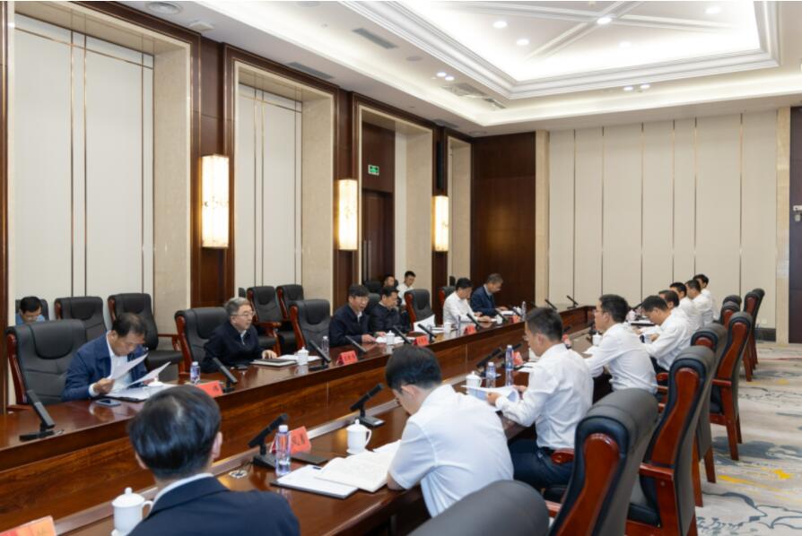 劉偉平、韓君調(diào)研三峽集團(tuán)內(nèi)蒙古區(qū)域工作