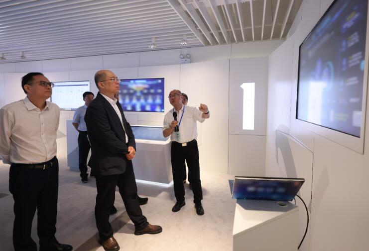 國(guó)資委黨委委員、副主任譚作鈞調(diào)研駐滬中央企業(yè)黨建和人才工作