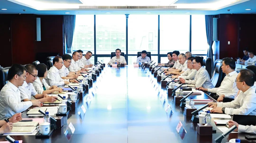 華電集團(tuán)黨組書(shū)記、董事長(zhǎng)江毅與廣西壯族自治區(qū)主席藍(lán)天立會(huì)談