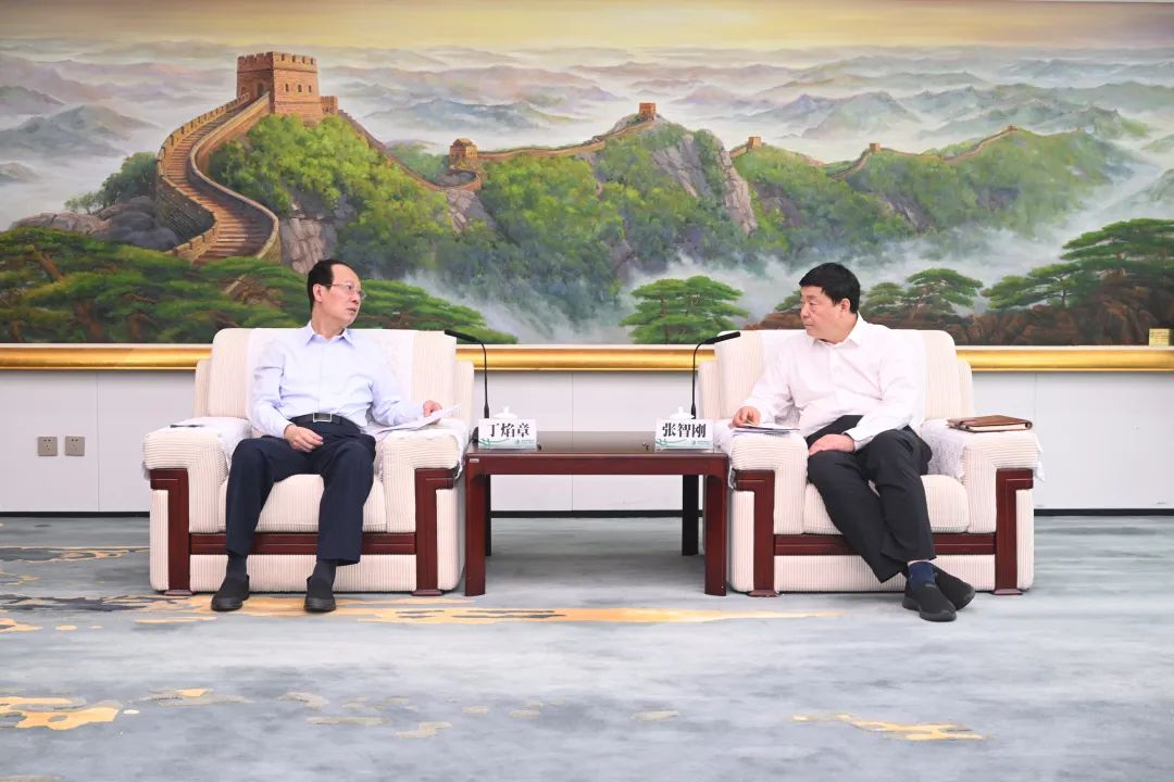 中國(guó)電建黨委書記、董事長(zhǎng)丁焰章與國(guó)家電網(wǎng)有限公司董事長(zhǎng)、黨組書記張智剛舉行會(huì)談