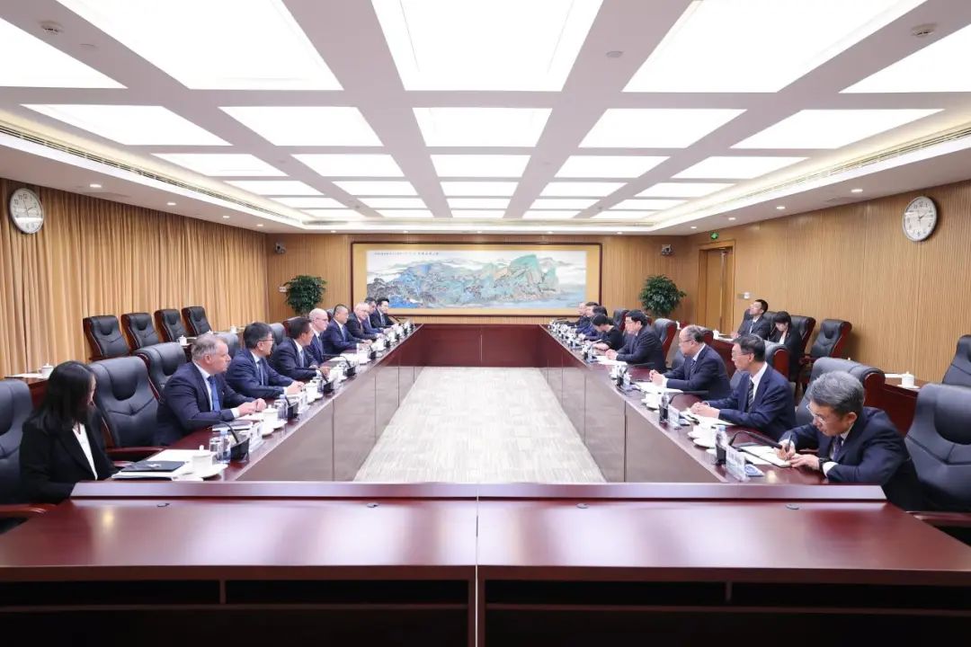 張智剛會見日立能源總裁方秦、候任總裁沈瑞博