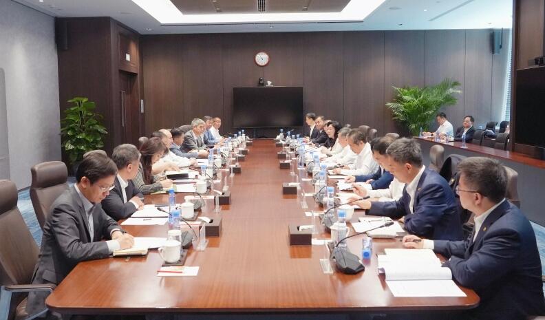 中國能建黨委書記、董事長(zhǎng)宋海良與中信集團(tuán)黨委書記、董事長(zhǎng)奚國華會(huì)談