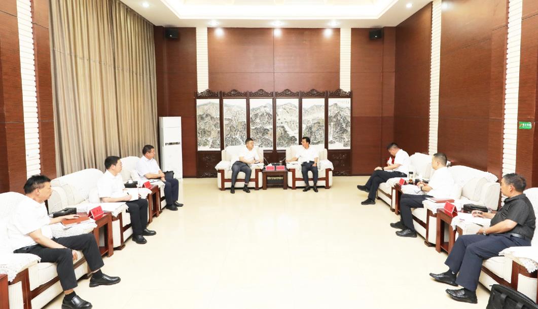 貴州發(fā)耳發(fā)電公司系統(tǒng)傳達(dá)學(xué)習(xí)李奕與六盤(pán)水市委書(shū)記張定超、市長(zhǎng)李巍座談會(huì)精神