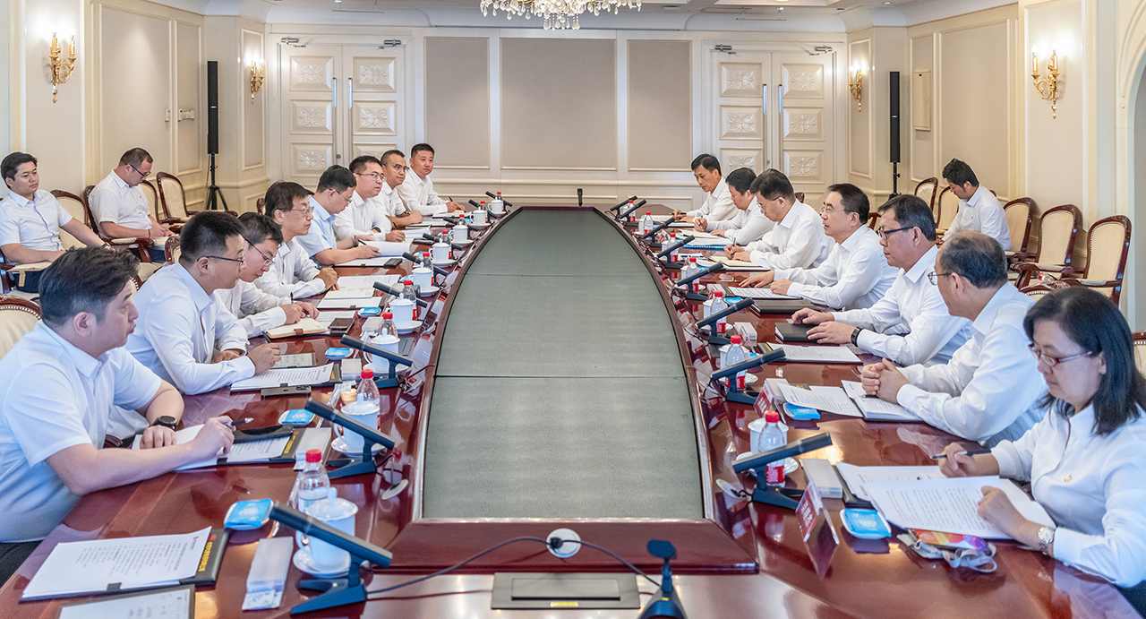 大唐集團黨組書記、董事長鄒磊與金風科技黨委書記、董事長武鋼會談