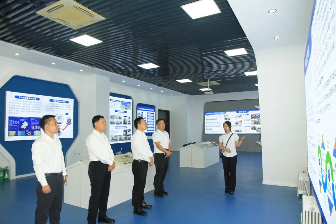 中國電氣裝備黨委書記、董事長李洪鳳赴哈表所、天宇電氣、廈門許繼調研