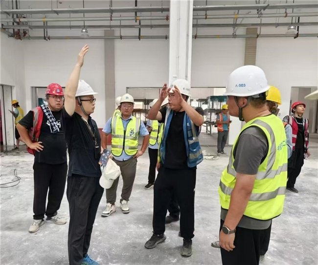 炎炎夏日送清涼，沁潤(rùn)人心筑防線