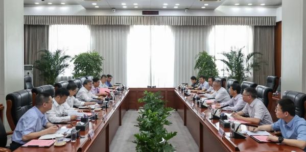 中核集團黨組書記、董事長余劍鋒會見山東大學(xué)黨委書記任友群一行