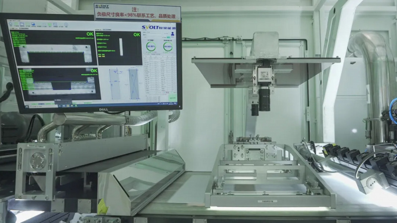 蜂巢能源全球首創(chuàng)熱復(fù)合飛疊技術(shù)，實現(xiàn)儲能短刀電芯高效高質(zhì)量生產(chǎn)