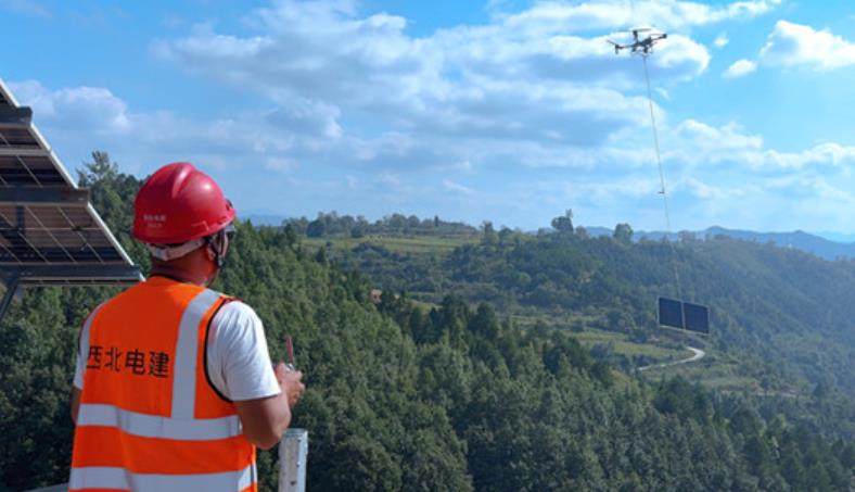 “飛”速前進(jìn)，無人機(jī)運輸助力西北電建洛南光伏項目建設(shè)
