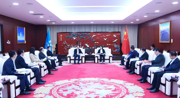 華電集團(tuán)副總經(jīng)理李旭紅會(huì)見(jiàn)中國(guó)出口信用保險(xiǎn)公司黨委委員、副總經(jīng)理張輝