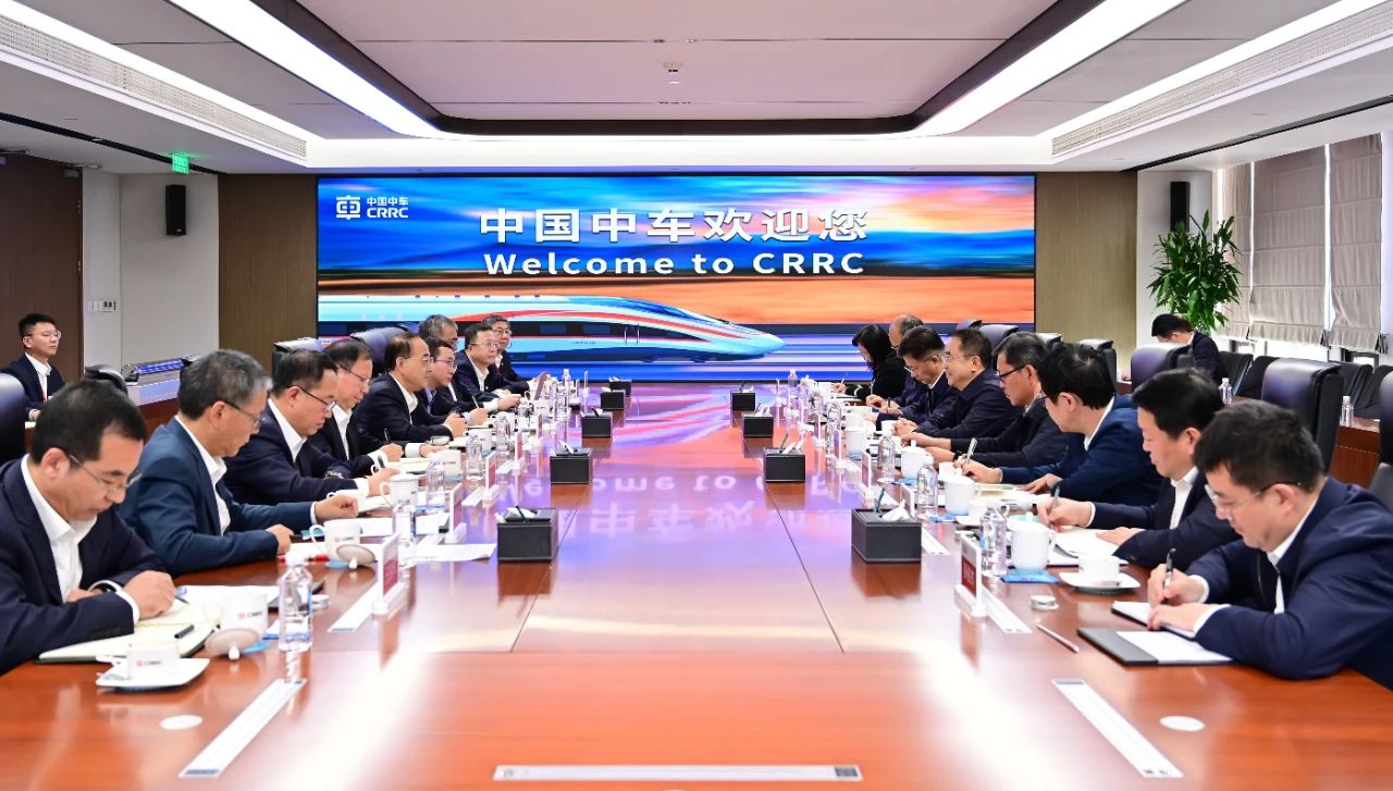 大唐集團(tuán)黨組書記、董事長鄒磊與中國中車黨委書記、董事長孫永才座談交流
