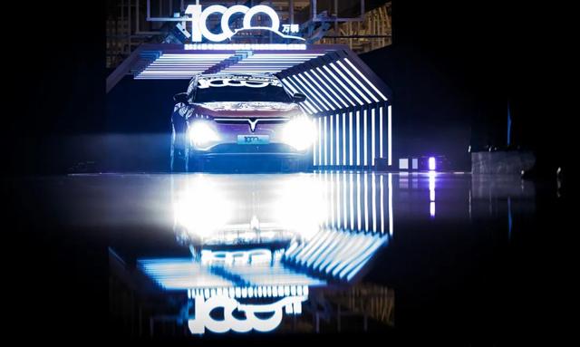 年產(chǎn)量破千萬(wàn)，中國(guó)新能源汽車挑戰(zhàn)中前行