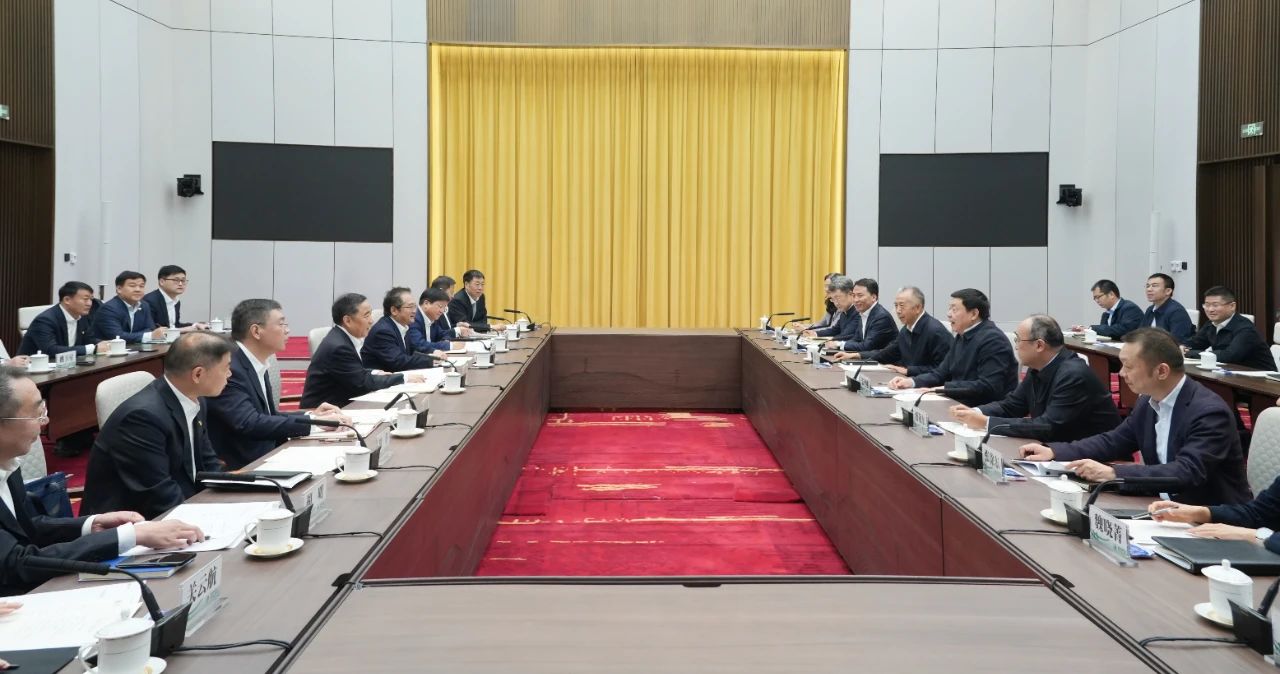 中國能建黨委書記、董事長宋海良與國家電網(wǎng)董事長、黨組書記張智剛會談