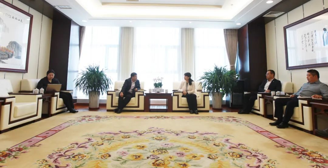 國(guó)家電投新疆公司張瑋、李國(guó)儉會(huì)見(jiàn)塔城地區(qū)發(fā)改委黨組書(shū)記劉沖