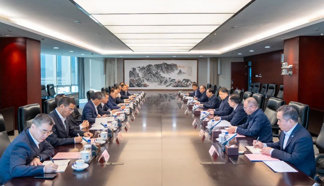 華電集團(tuán)黨組書記、董事長(zhǎng)江毅會(huì)見中國中車黨委書記、董事長(zhǎng)孫永才