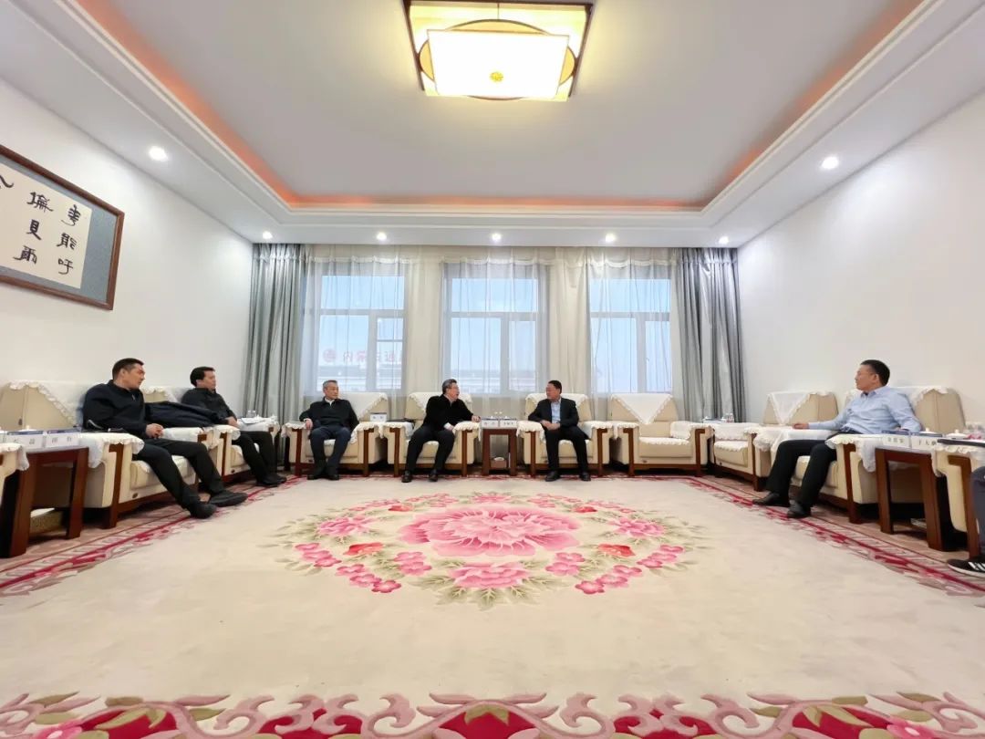 華能蒙東公司總經(jīng)理、黨委副書記李樹學會見中國石油內(nèi)蒙古銷售公司執(zhí)行董事、黨委書記楊杰