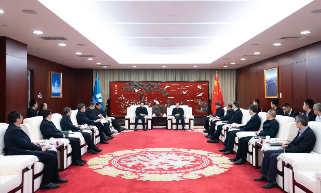 華電集團(tuán)黨組書記、董事長(zhǎng)江毅會(huì)見東方電氣黨組書記、董事長(zhǎng)俞培根