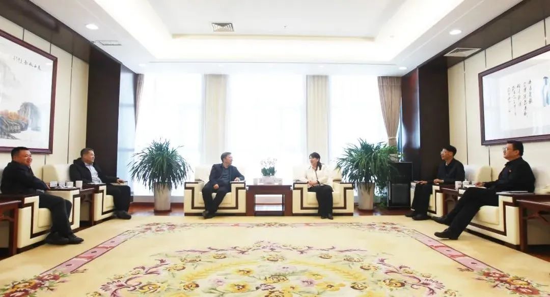 國家電投新疆公司與中國水電四局、中交集團(tuán)、運(yùn)達(dá)股份座談