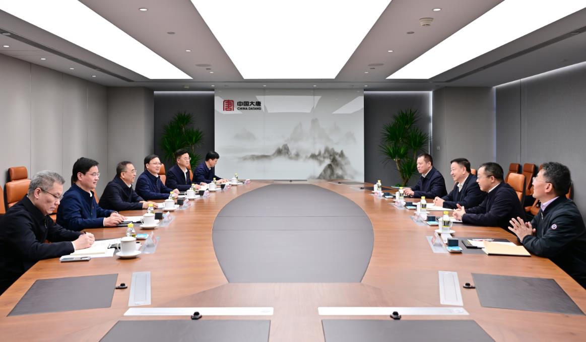 中國大唐董事長鄒磊、總經(jīng)理張傳江與中廣核董事長楊長利、總經(jīng)理高立剛會(huì)談