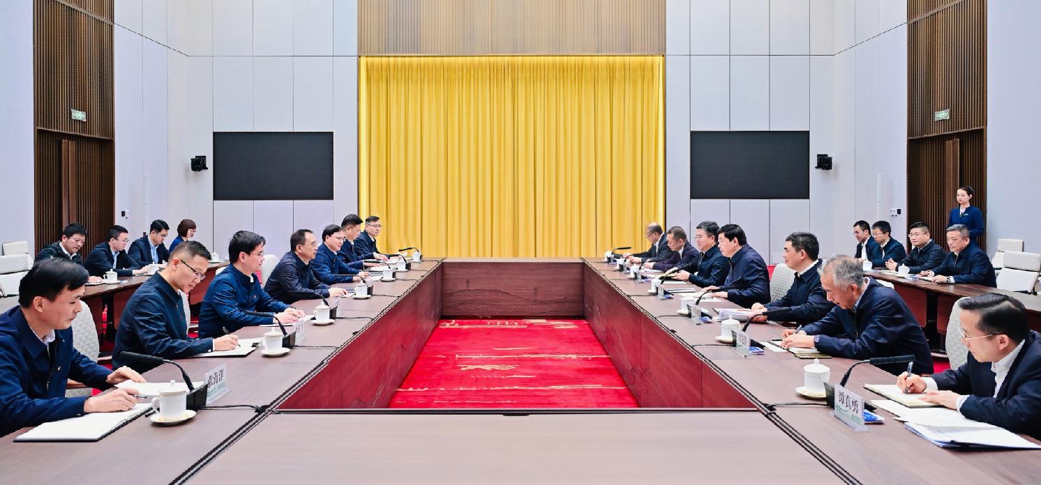 中國大唐集團(tuán)董事長鄒磊、總經(jīng)理張傳江與國家電網(wǎng)董事長張智剛、總經(jīng)理龐驍剛會談