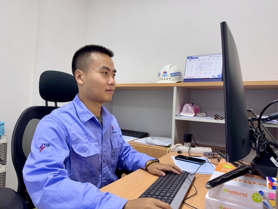 【新春走基層】春節(jié)堅守，點亮異國的奉獻之光