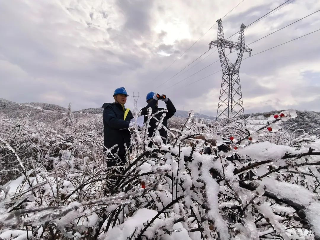 南方電網(wǎng)科技抗冰 讓冰雪“看得見、除得掉、防得住”