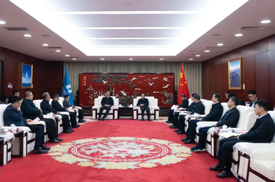 江毅與山西省委常委、常務副省長盧東亮舉行會談
