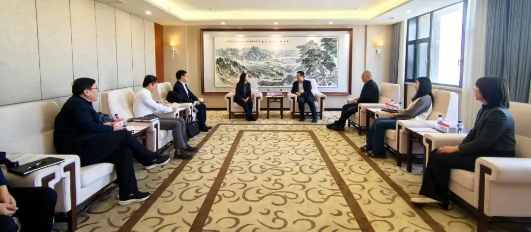 中國農(nóng)業(yè)銀行吉林省分行黨委委員、副行長兼長春分行黨委書記、行長曹紅一行拜訪華電吉林公司