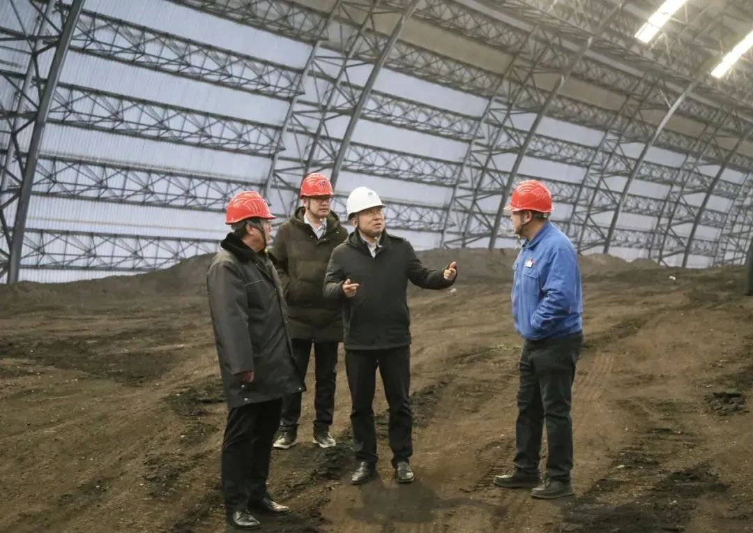 華電內(nèi)蒙古公司黨委書記那仁滿都拉赴烏達(dá)公司督導(dǎo)2024年度民主生活會并調(diào)研