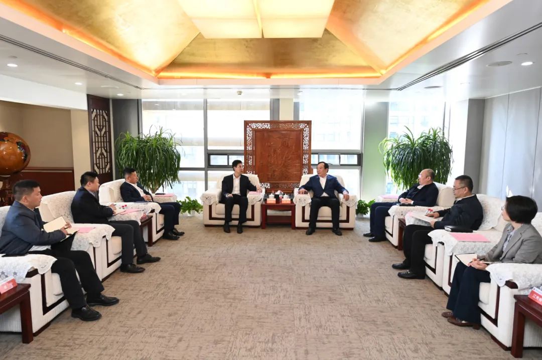 大唐國(guó)際黨委書記、董事長(zhǎng)李凱會(huì)見中建五局黨委書記、董事長(zhǎng)田衛(wèi)國(guó)